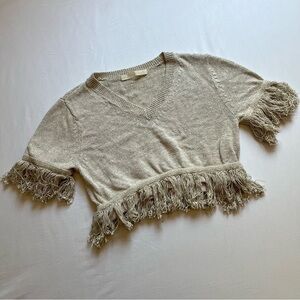 CREATURES OF COMFORT tan chunky knit v neck cropped‎ fringe hem short sleeve top